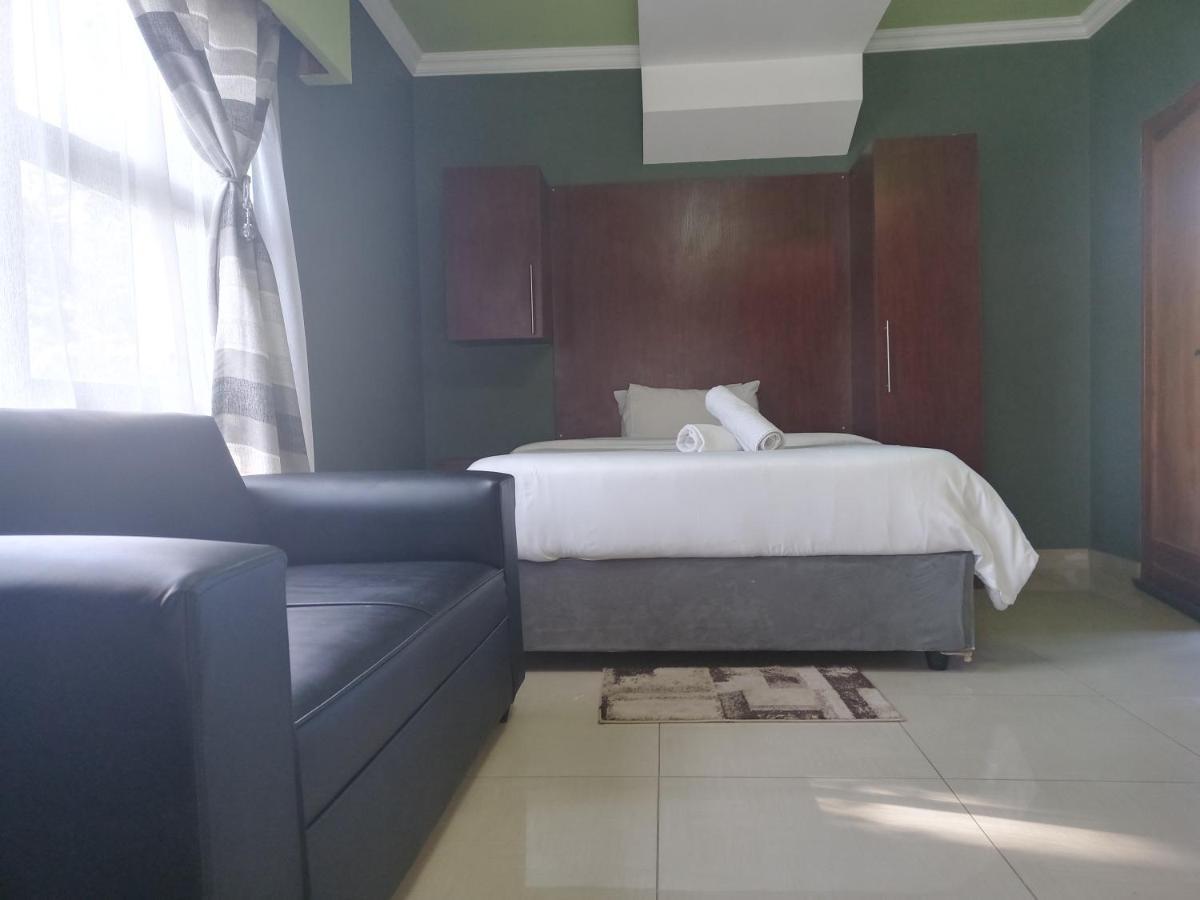 Wise Bird Guest House รัวเดอพวร์ต ภายนอก รูปภาพ