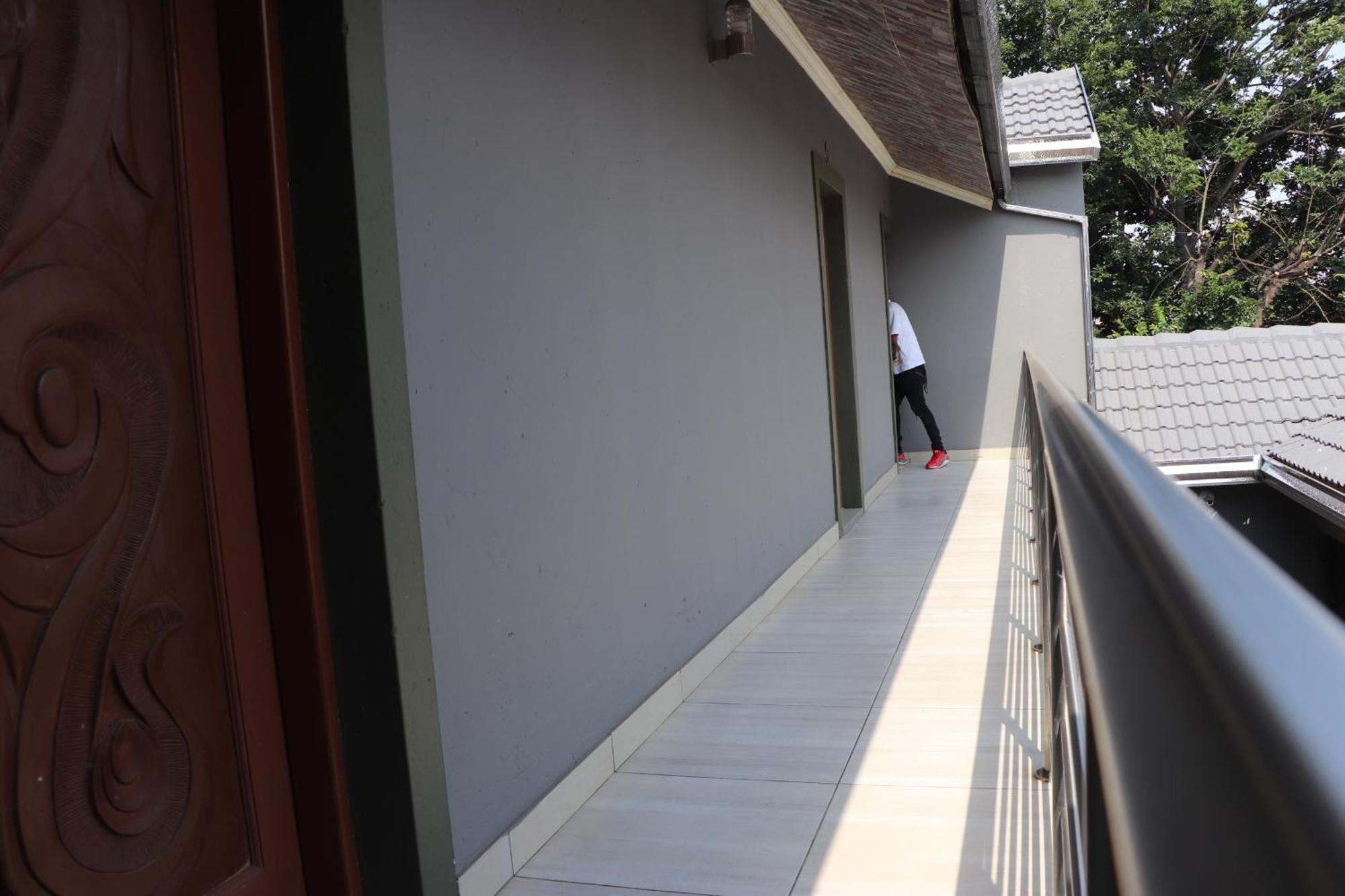 Wise Bird Guest House รัวเดอพวร์ต ภายนอก รูปภาพ